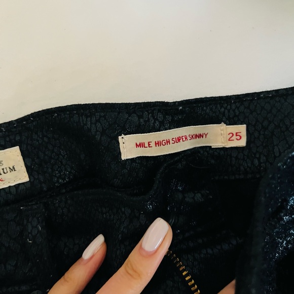 Levis Premium Mile High Ankle Snake Print Skinny Women’s Jeans, Black, 25 - Picture 6 of 10